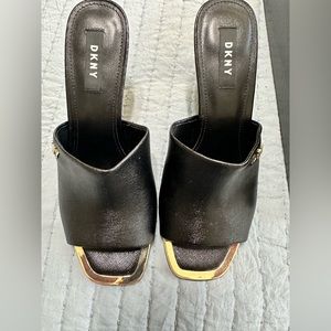 Cute Cute Cute Black DKNY dress sandal! Brand new!! Never worn!